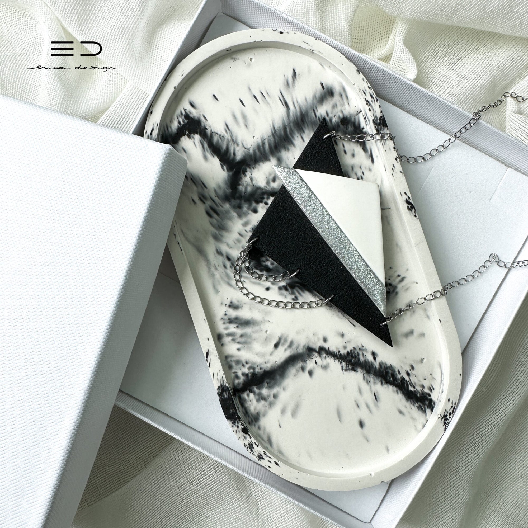 gift set | black