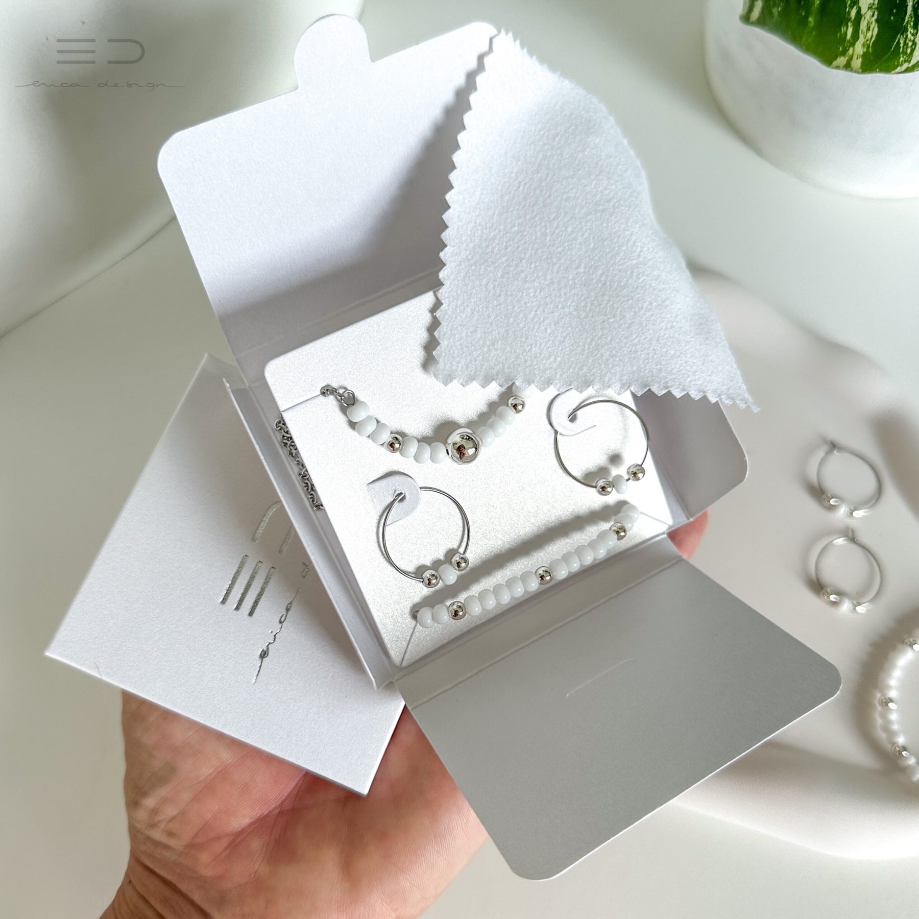 set | bracelet, earrings, necklace