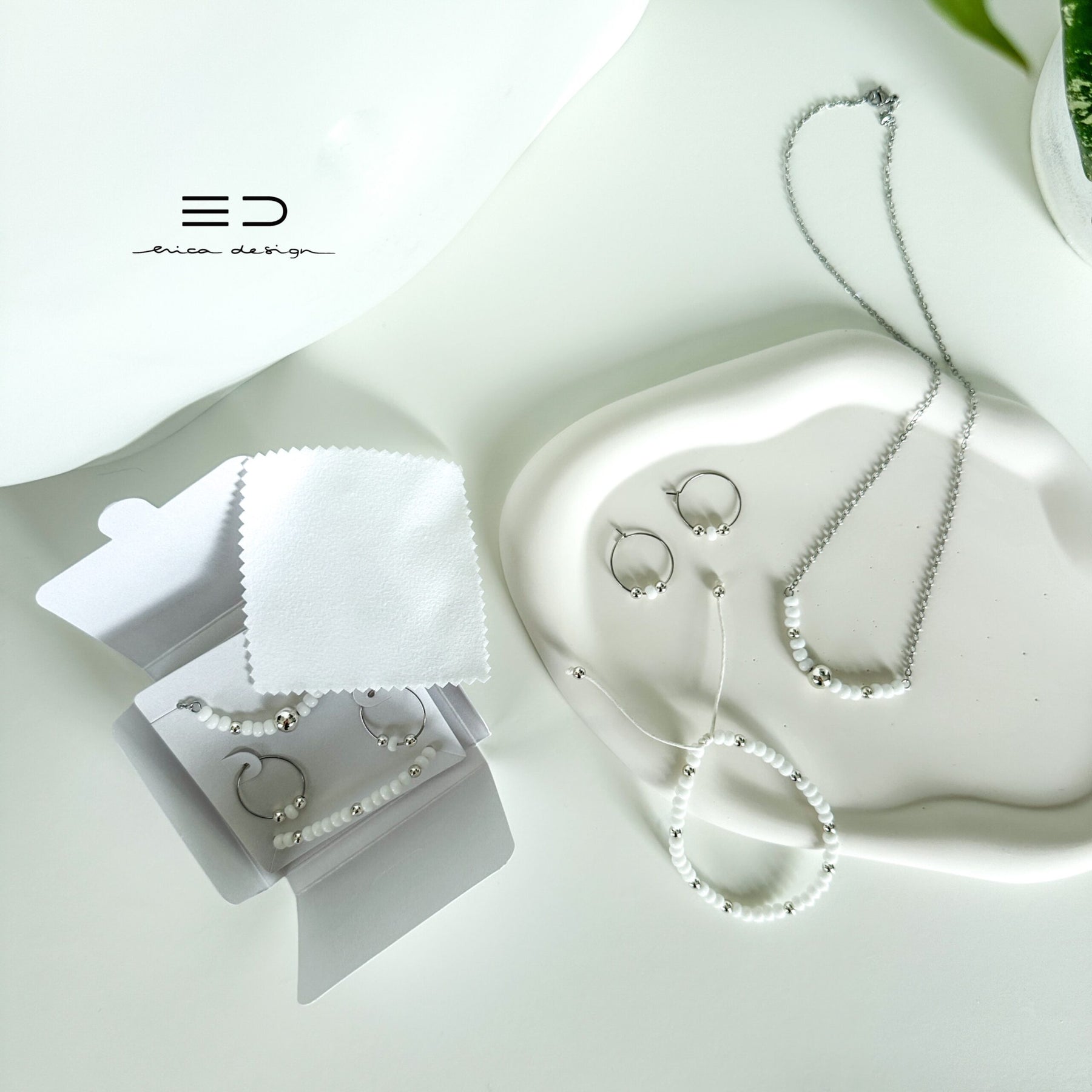 ensemble | bracelet, boucles d'oreilles, collier