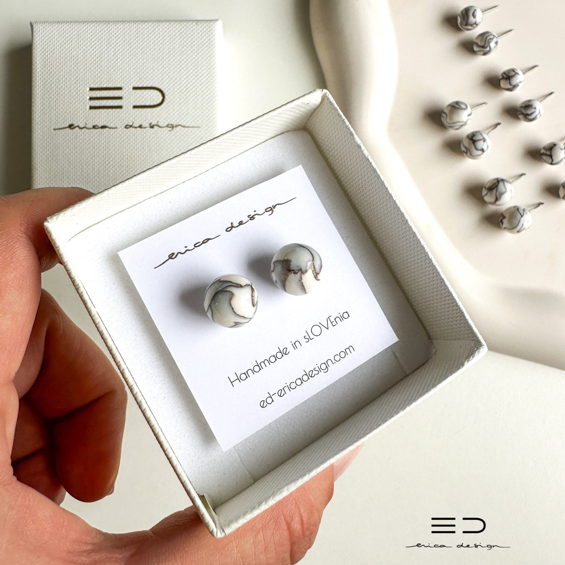 bulb marble studs | color of cognac