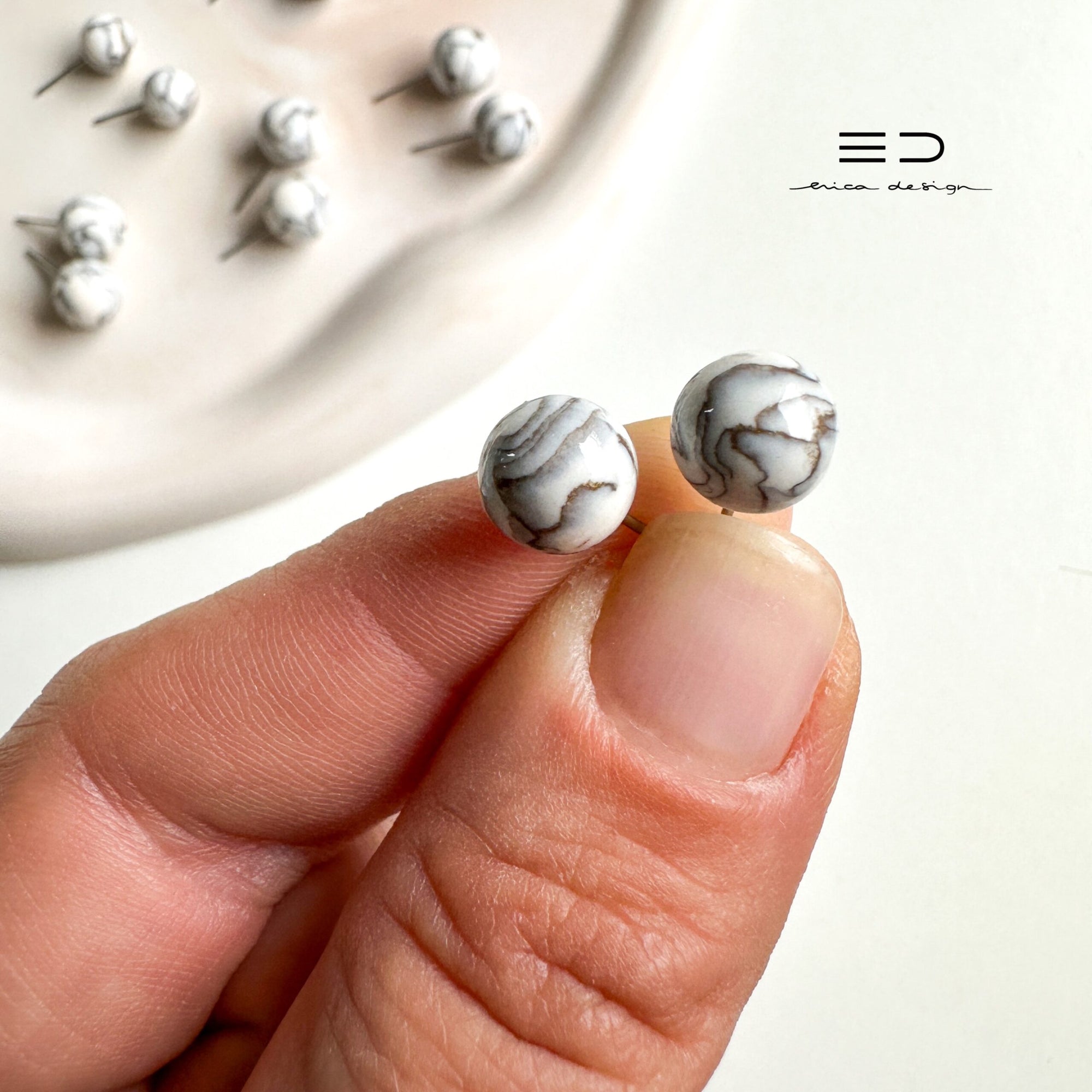 bulb marble studs | color of cognac