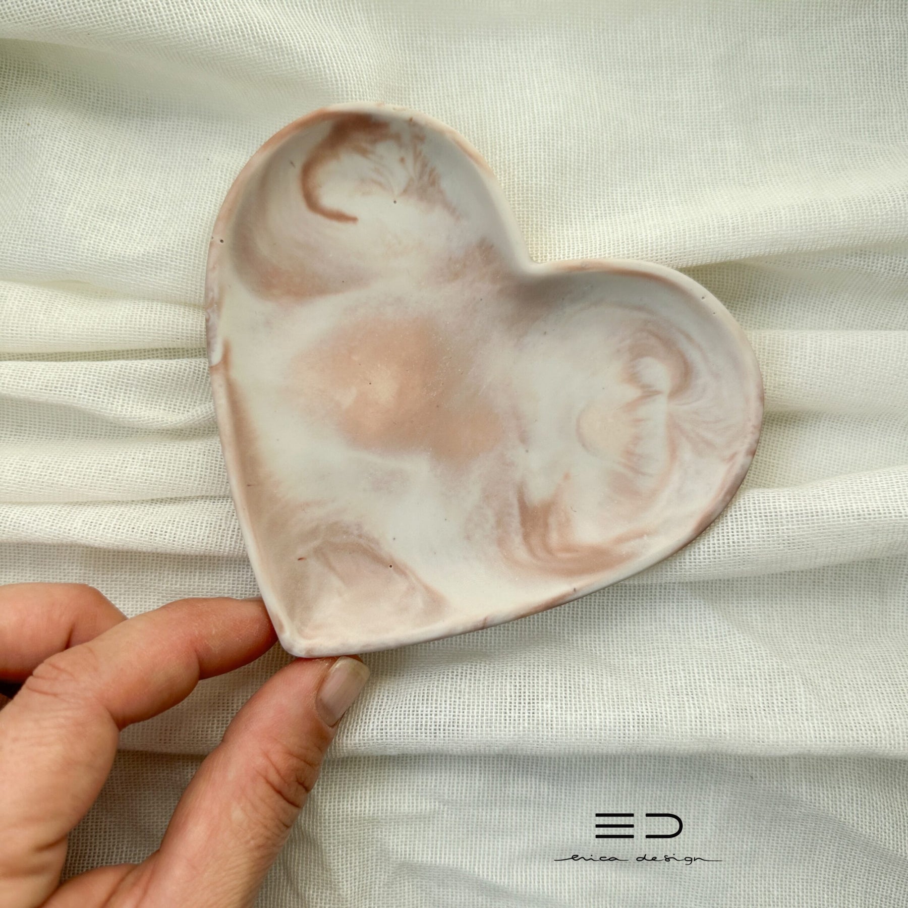 gift set | HEART | stud earrings + tray