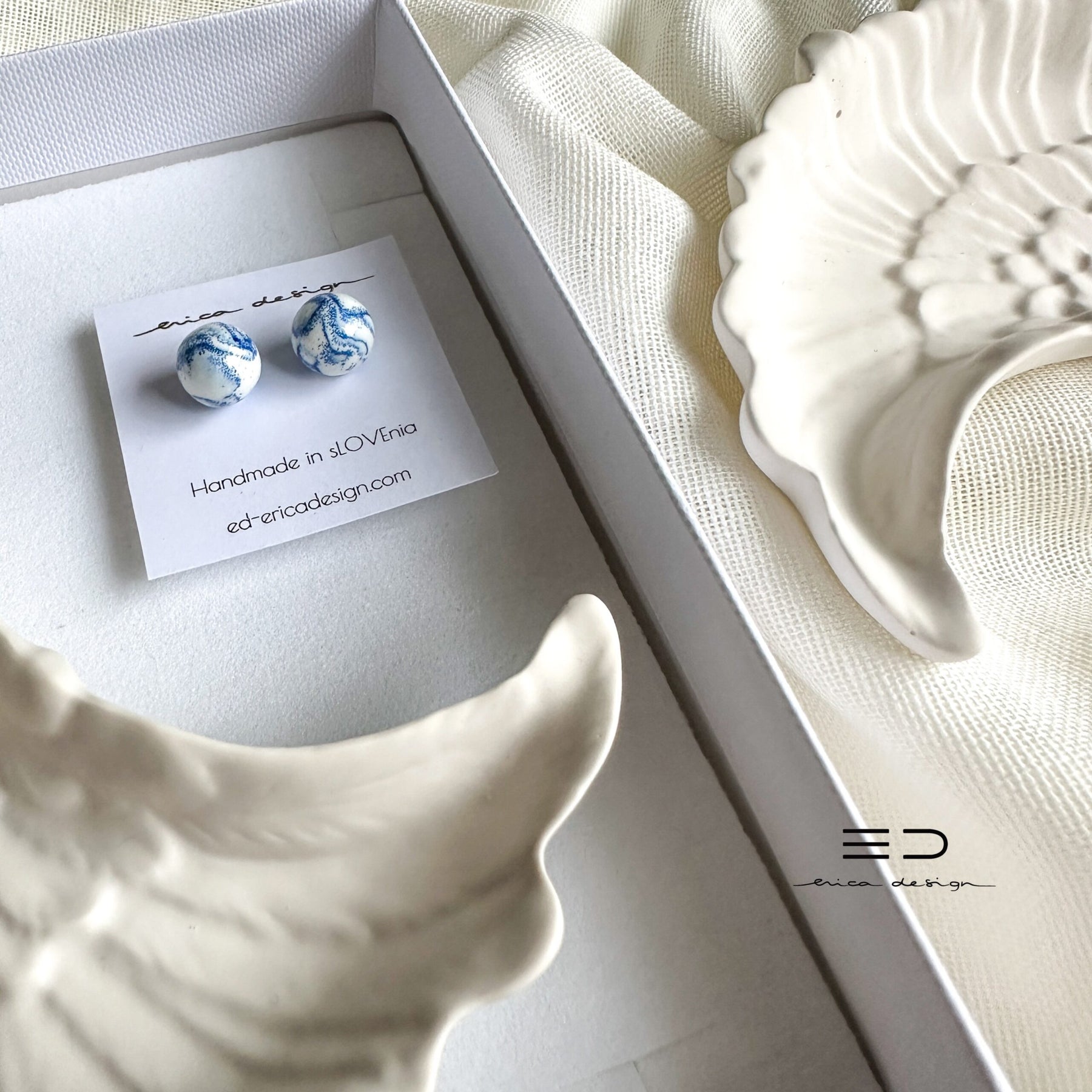 gift set | marble earrings + wing tray