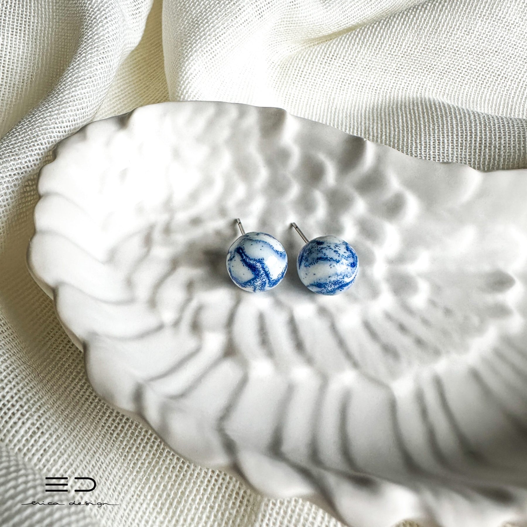 gift set | marble earrings + wing tray