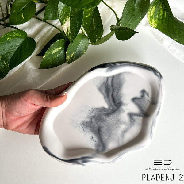 decorative tray (o)val | black white