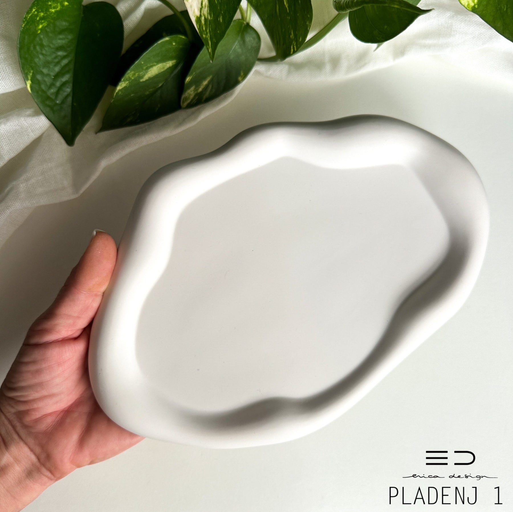 decorative tray wave | black and white