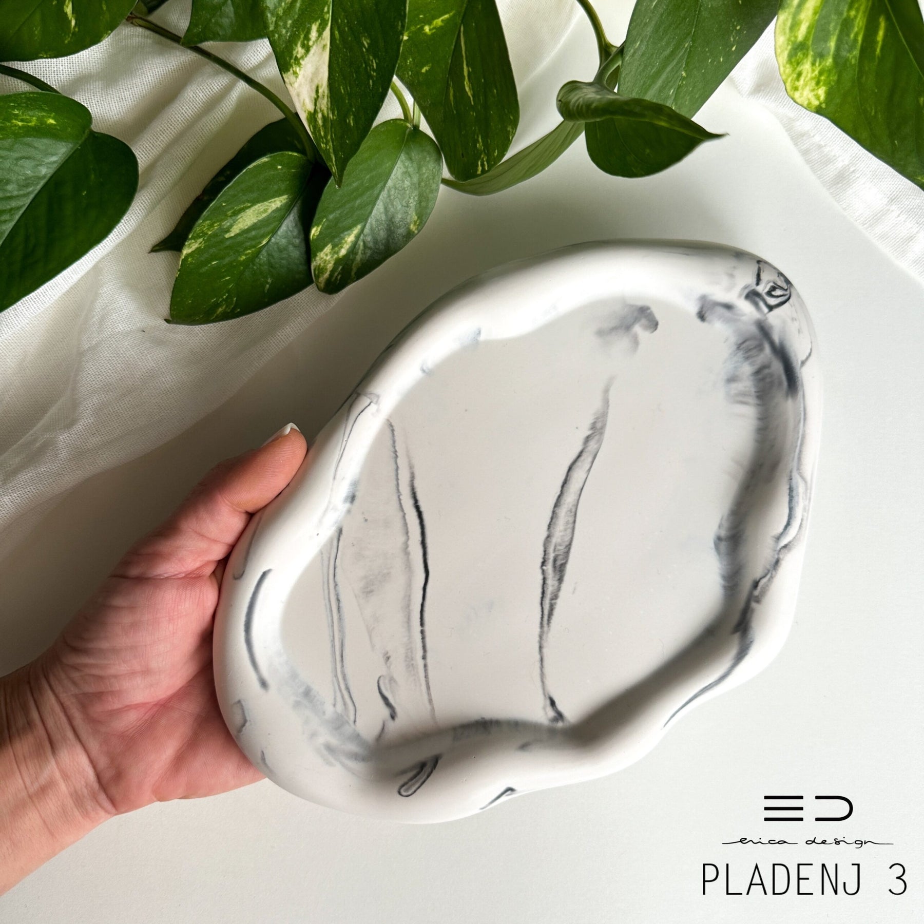 decorative tray wave | black and white