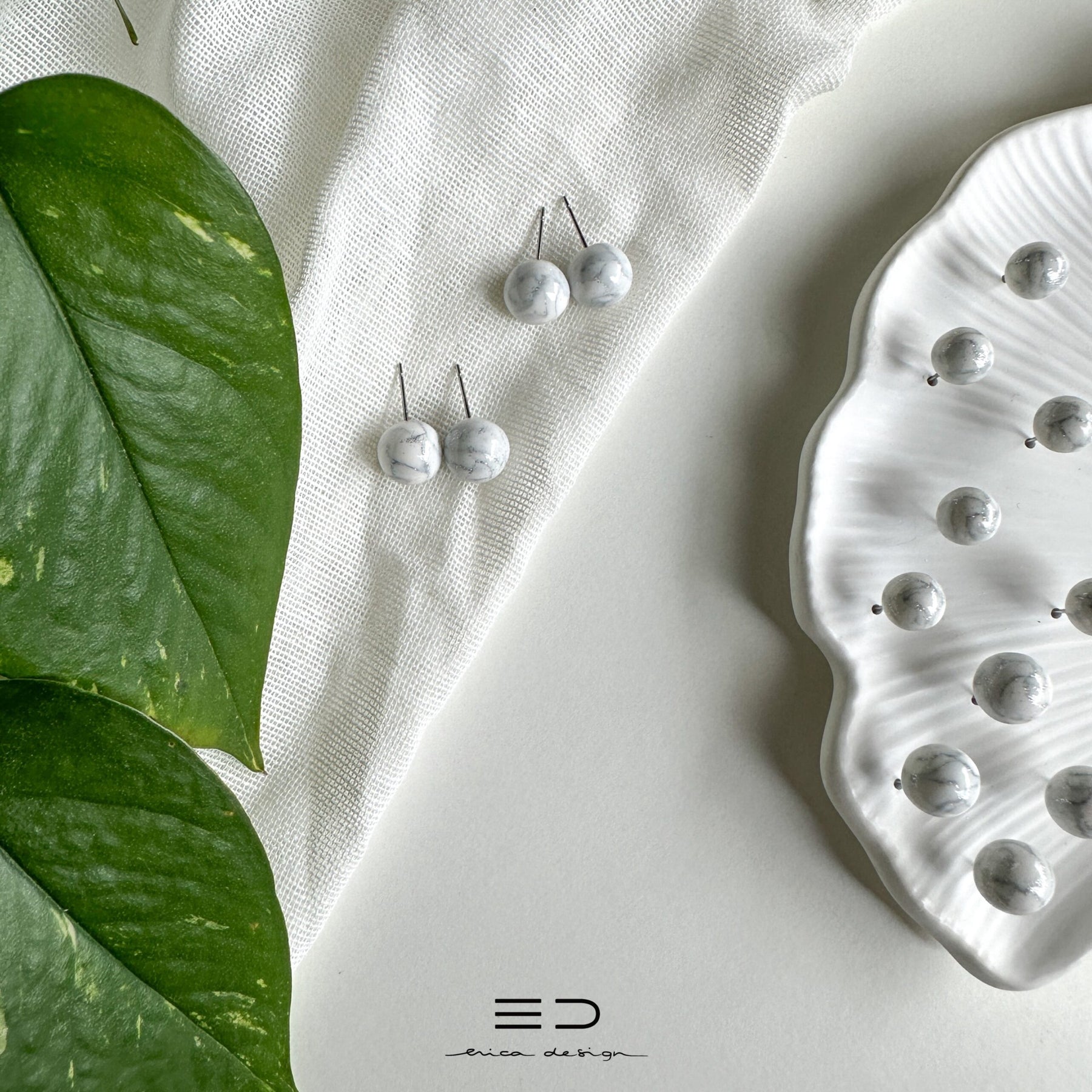 bulb studs | marble silver glitter