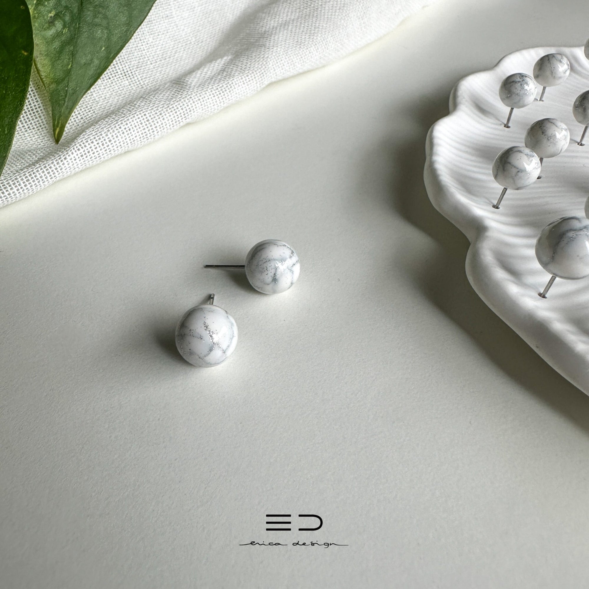 bulb studs | marble silver glitter