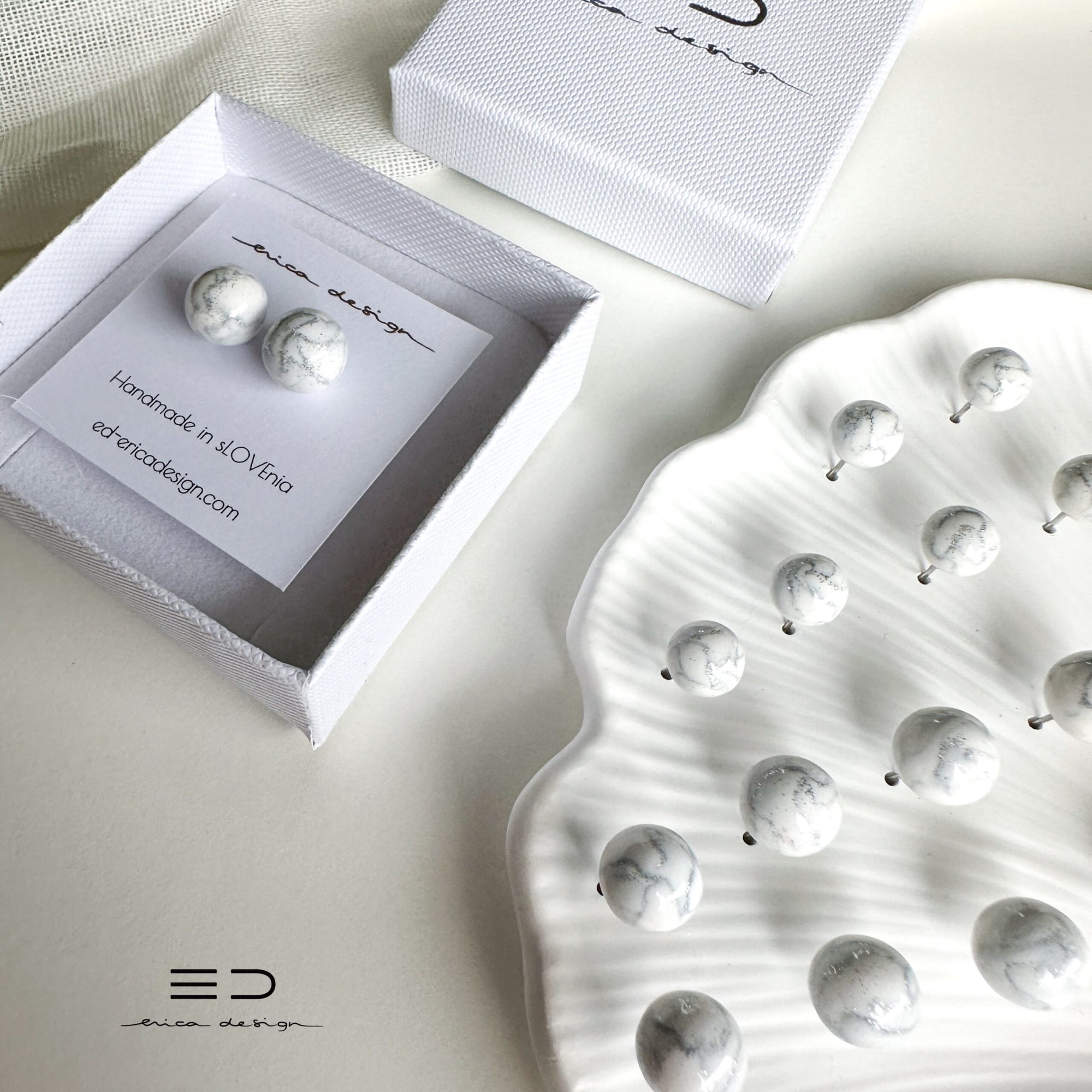 bulb studs | marble silver glitter