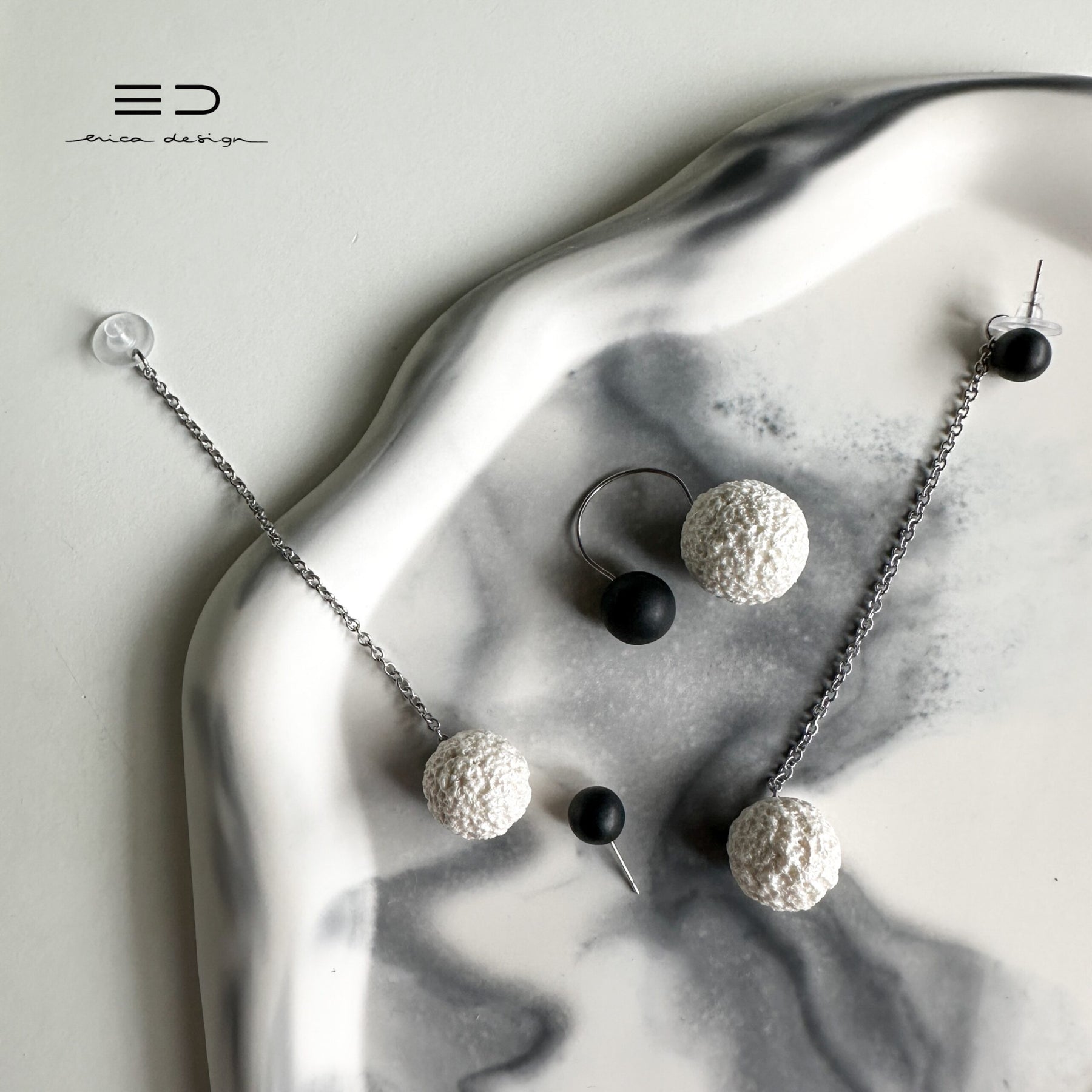 ampoule | couleur noire et perle | boucles d'oreilles + bague 2 en 1