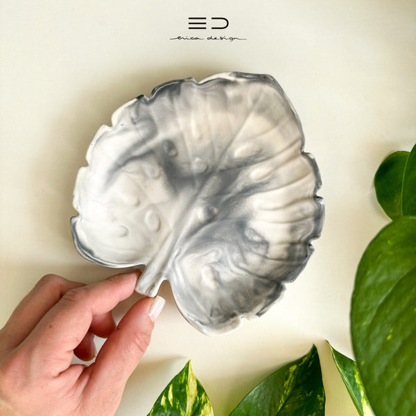 monstera decorative tray | black