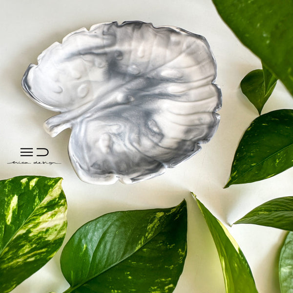 Monstera decorative tray | black