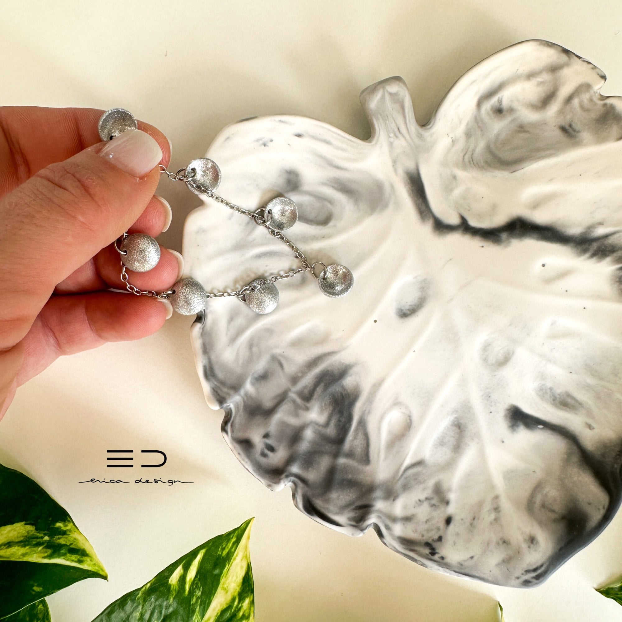 Monstera decorative tray | black