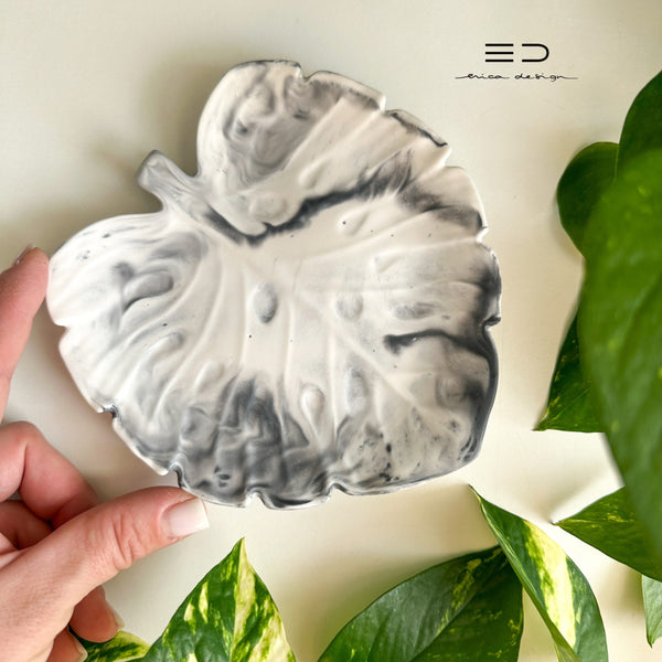 Monstera decorative tray | black