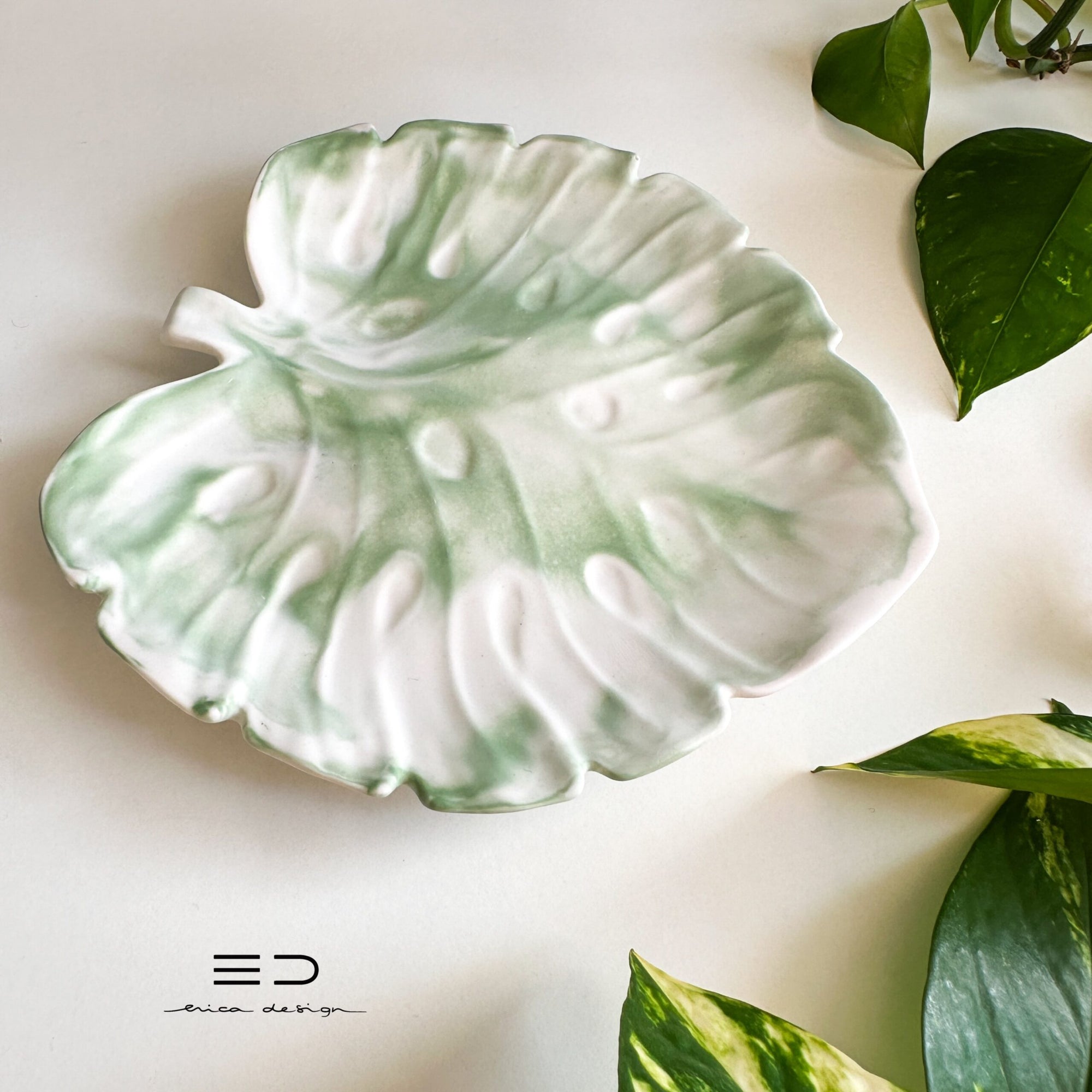 decorative tray monstera | green