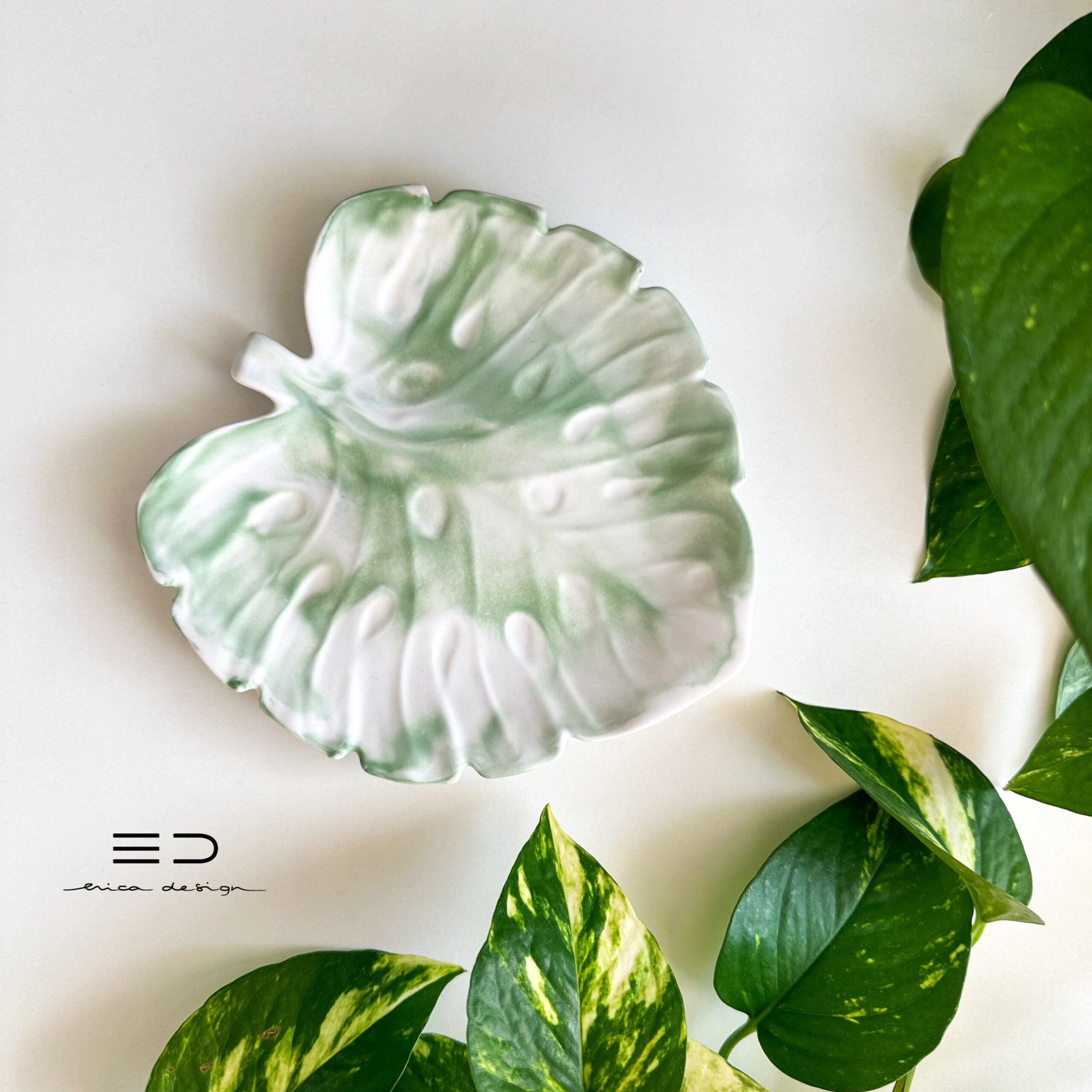 monstera decorative tray | green