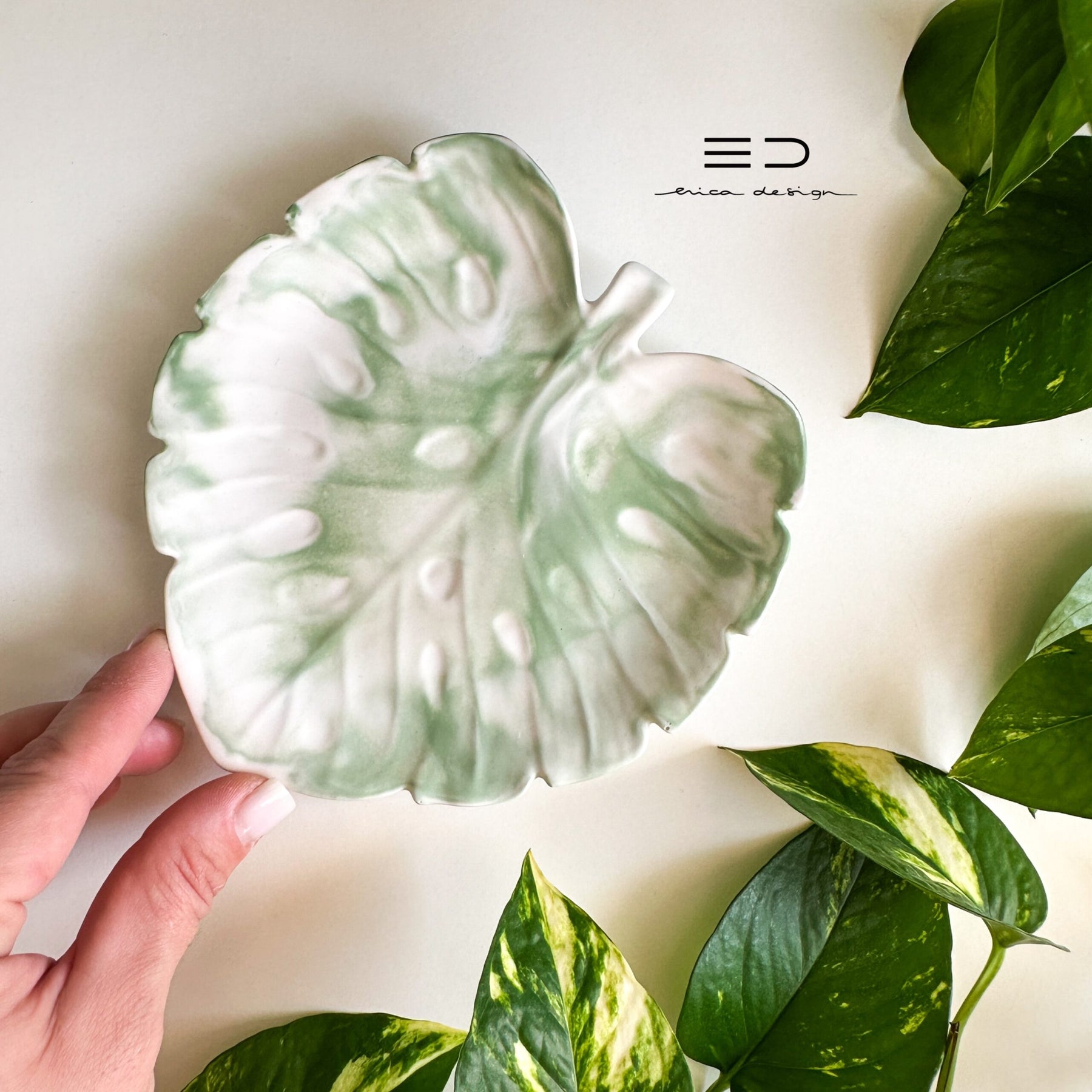 monstera decorative tray | green