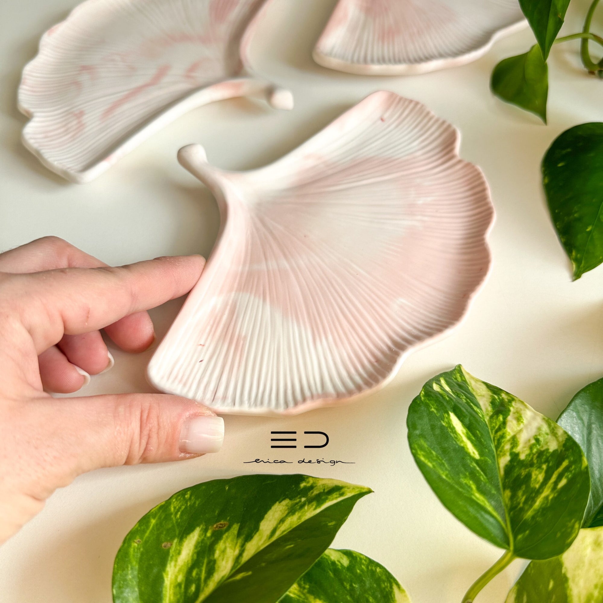 DECORATIVE GINKGO TRAY | PINK