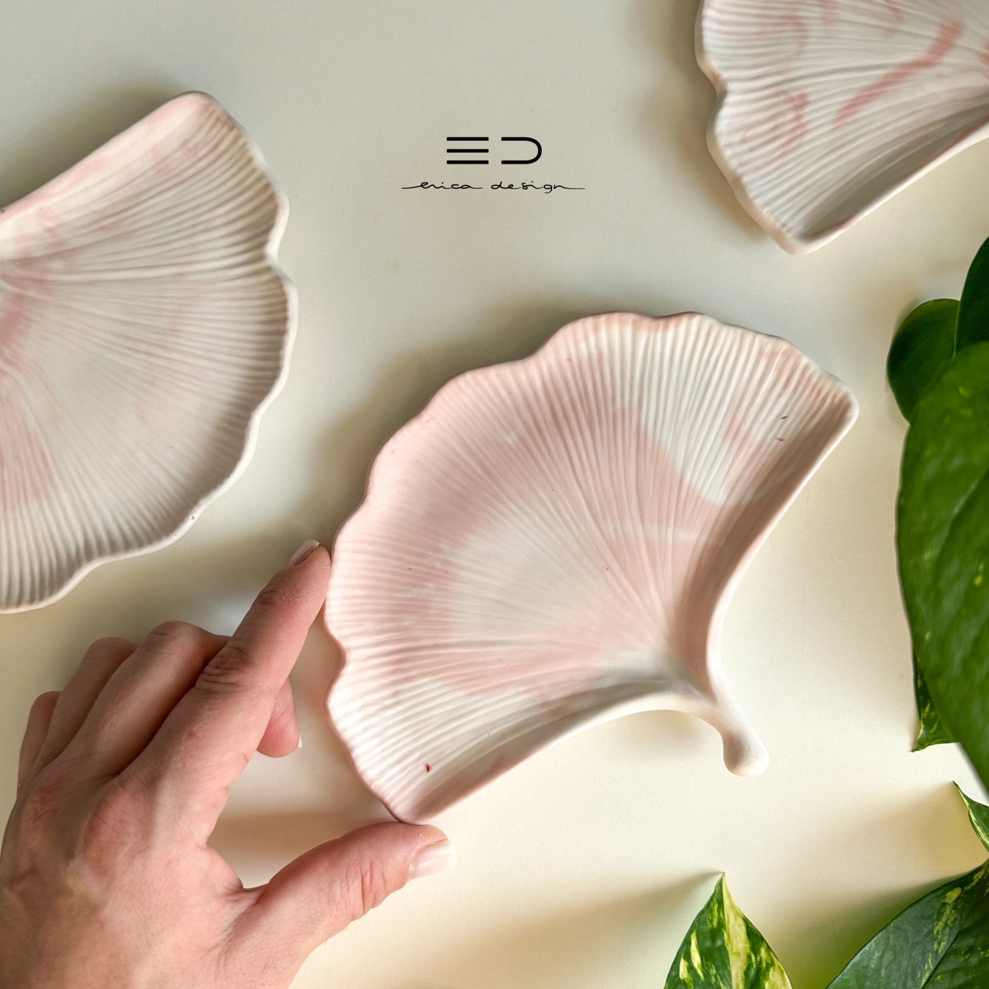 DECORATIVE GINKGO TRAY | PINK