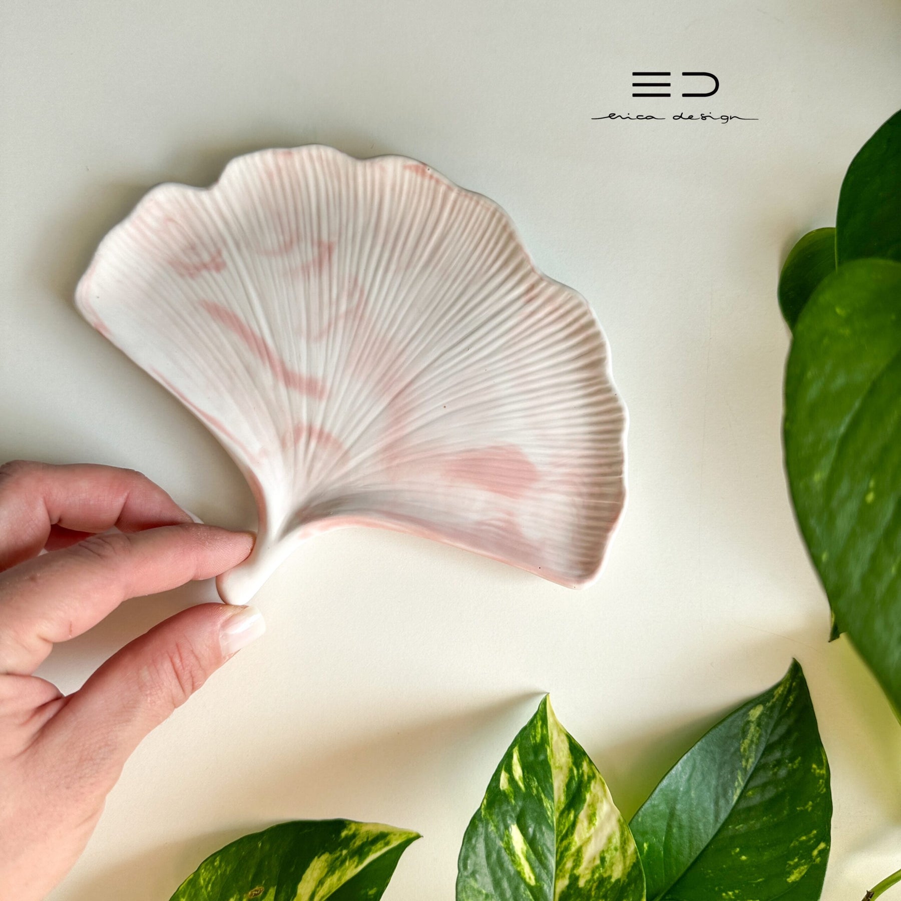 DECORATIVE GINKGO TRAY | PINK