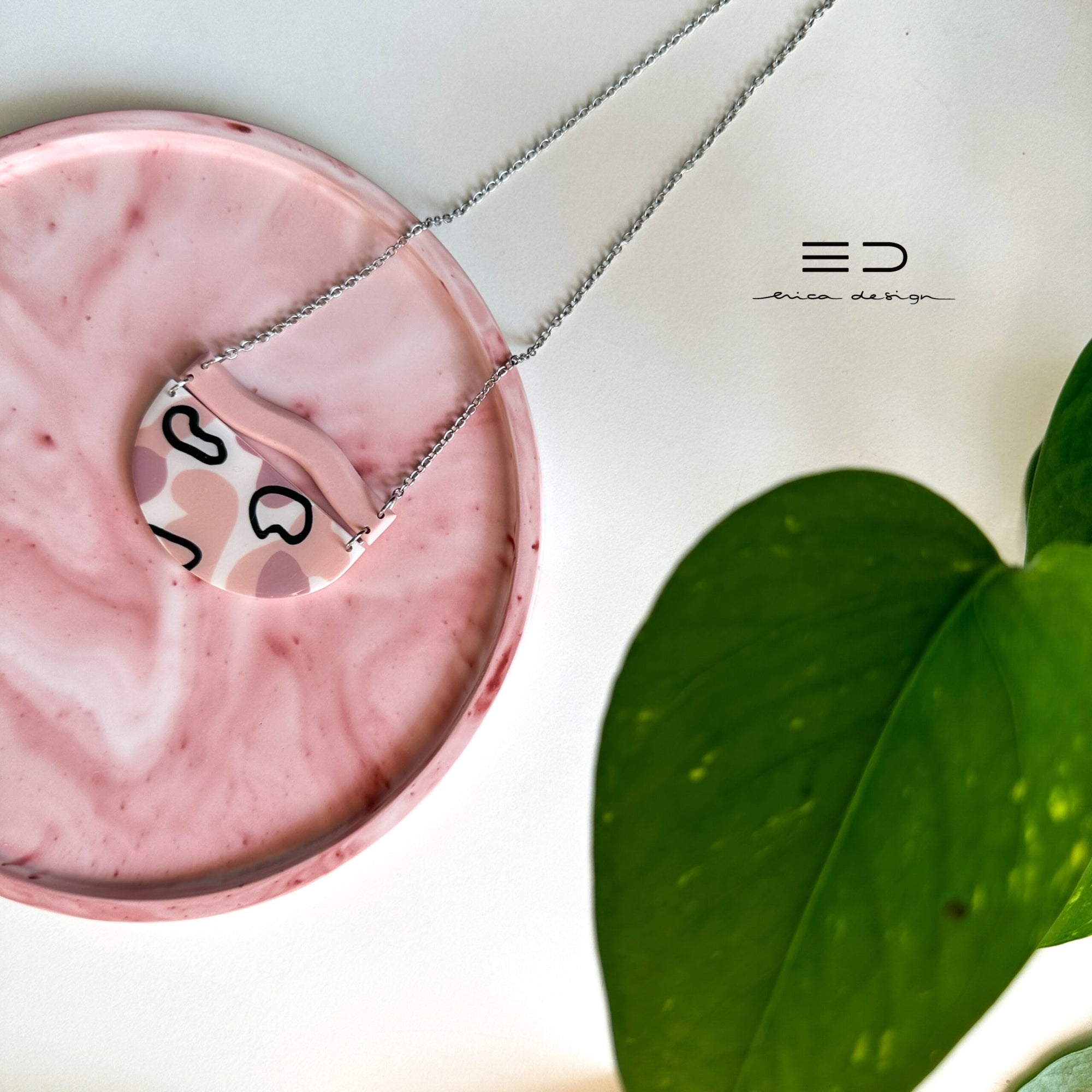 decorative tray round | pink