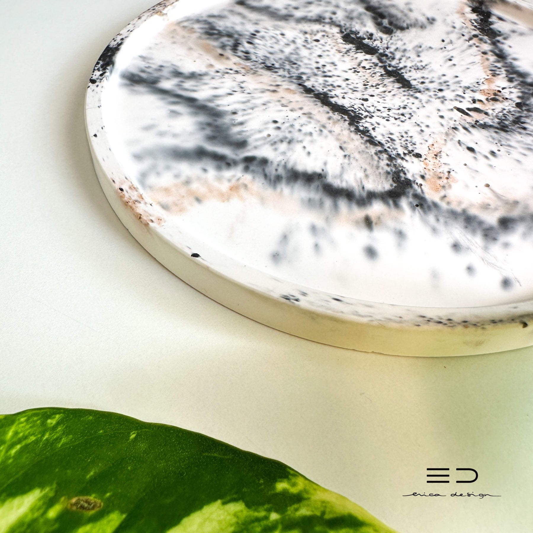 decoratieve ronde schaal | zwart grijs