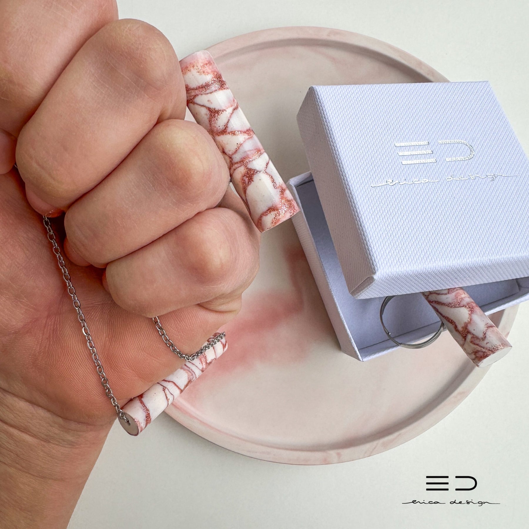 tube | marble with glitter