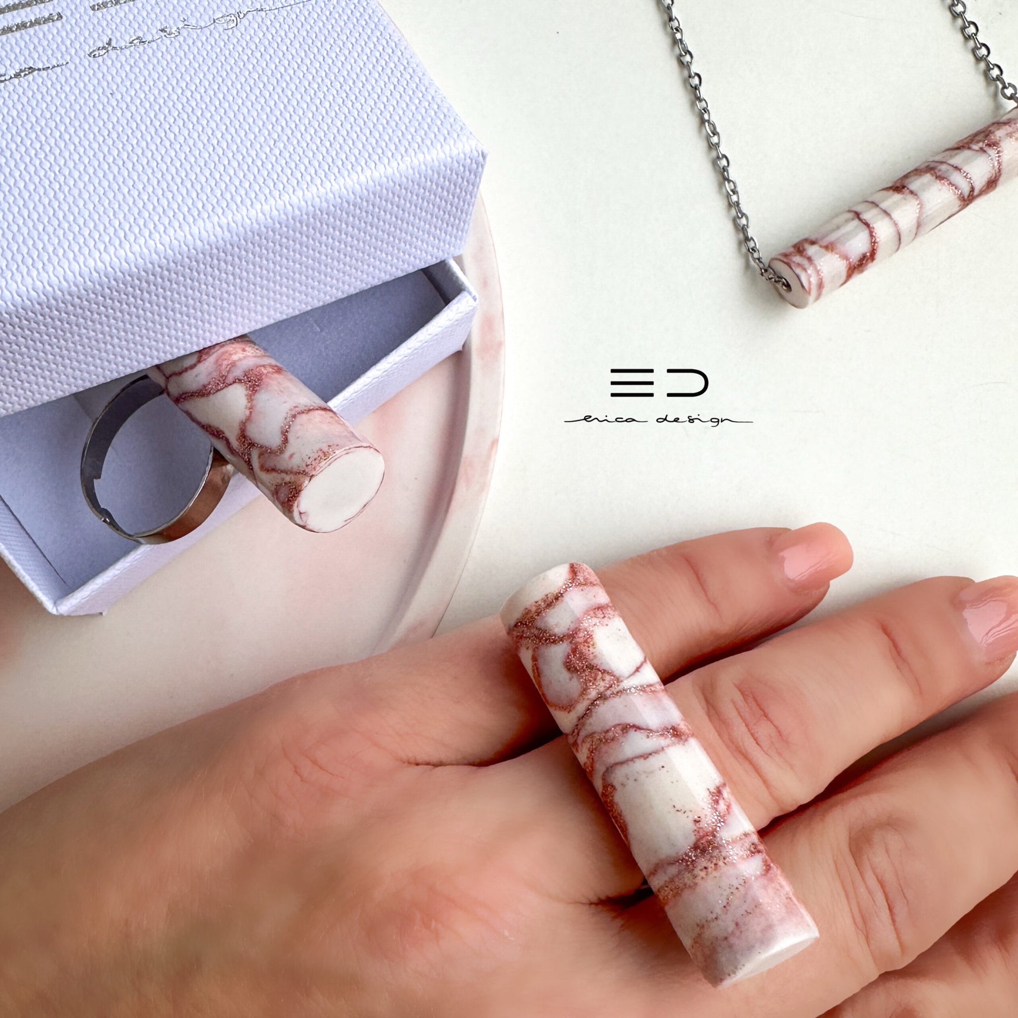 tube | marble with glitter