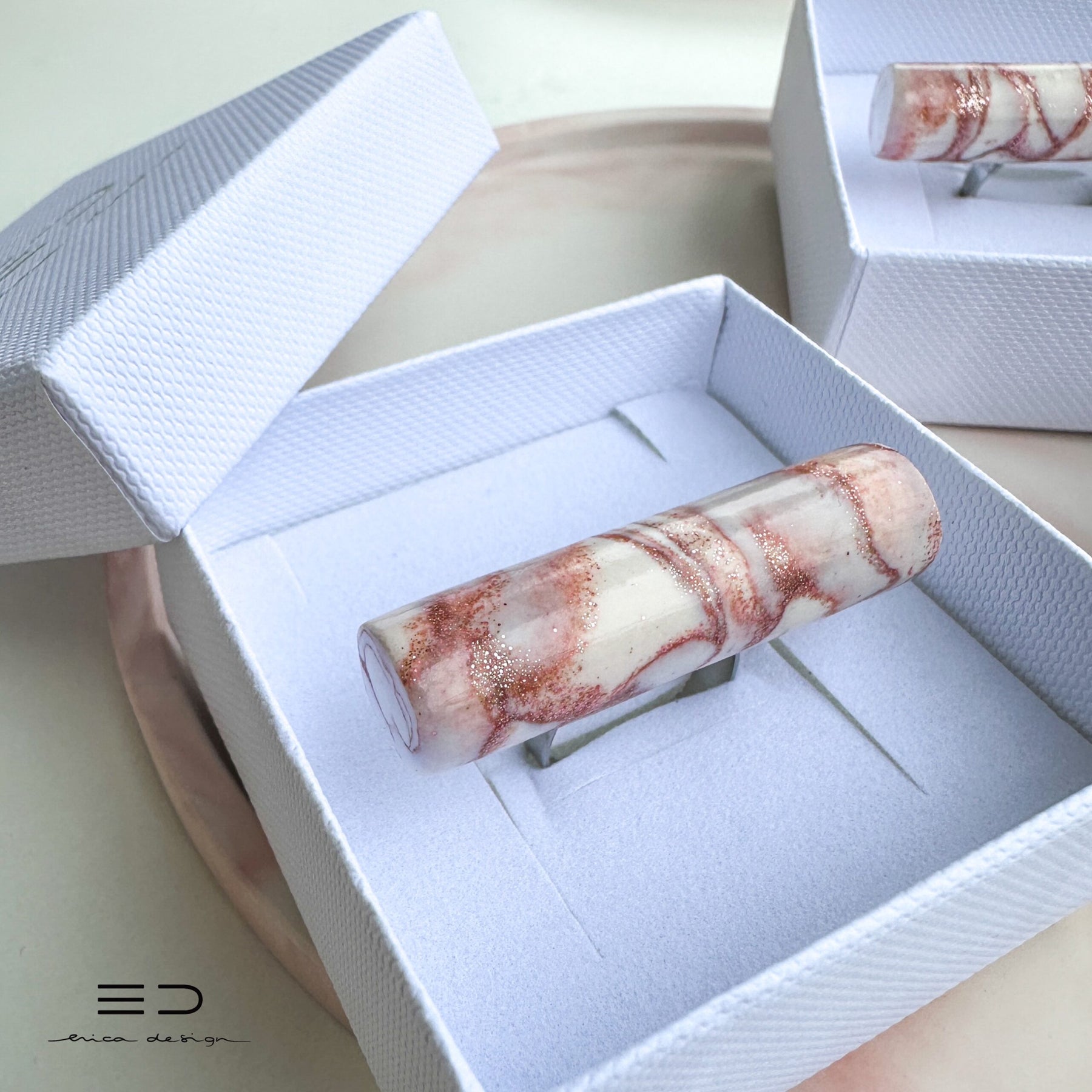 tube | marble with glitter