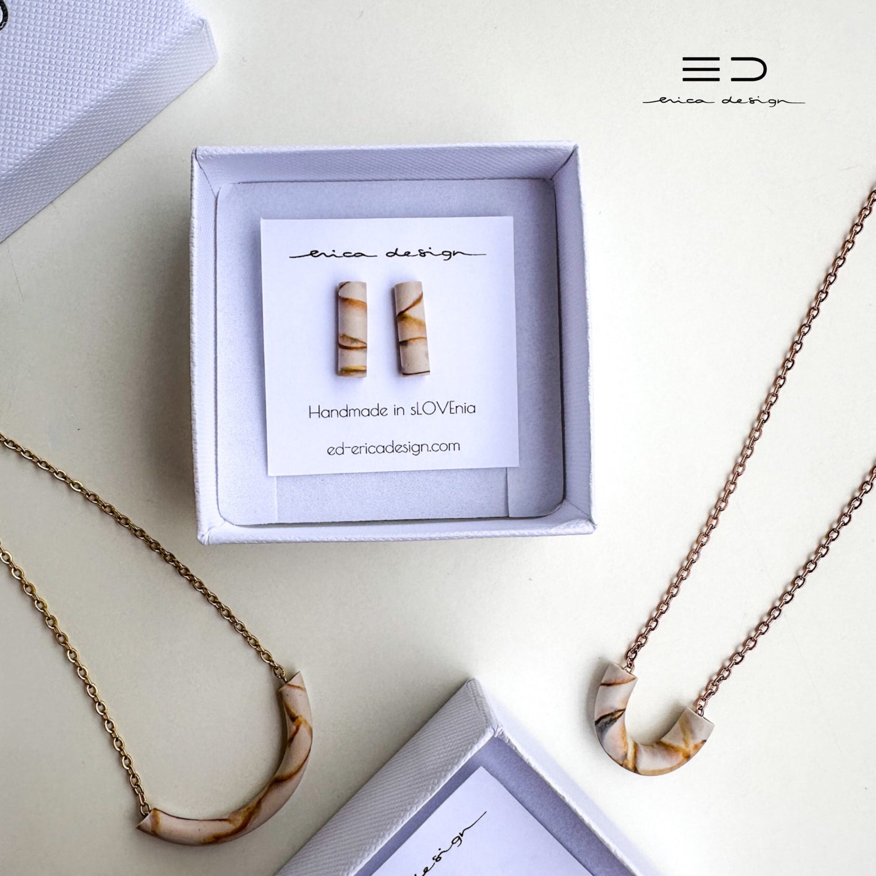 tube | marble matte