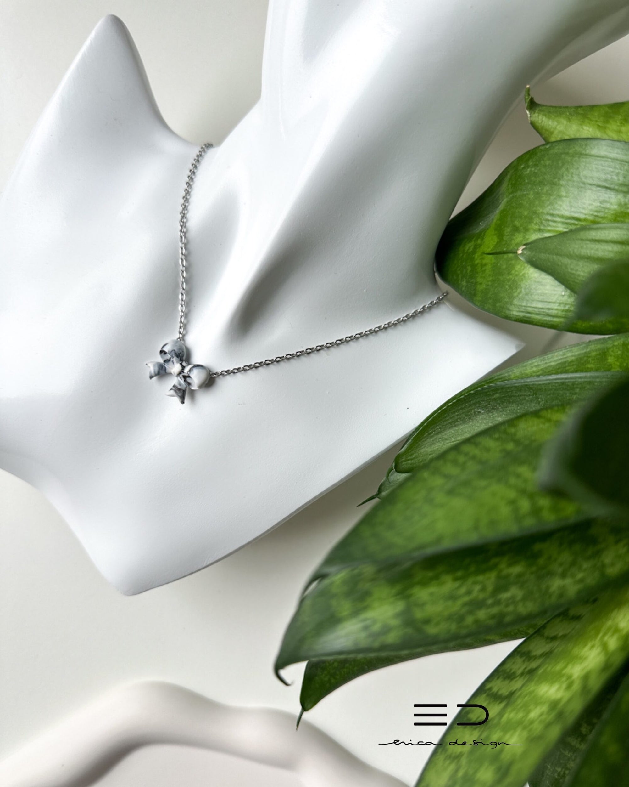 Marble Loop | White - Black