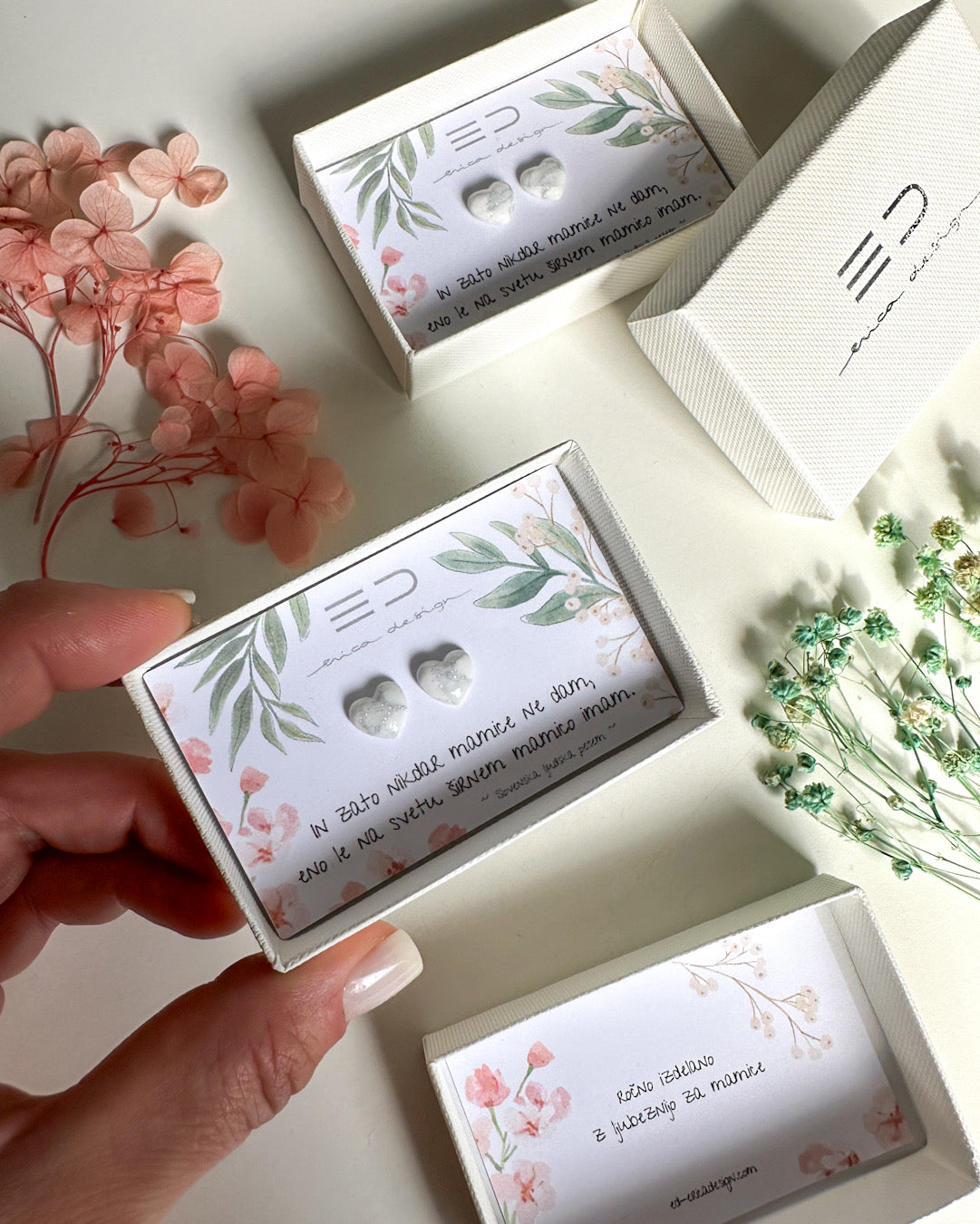 Pacchetto regalo per mamma con un verso | cuore