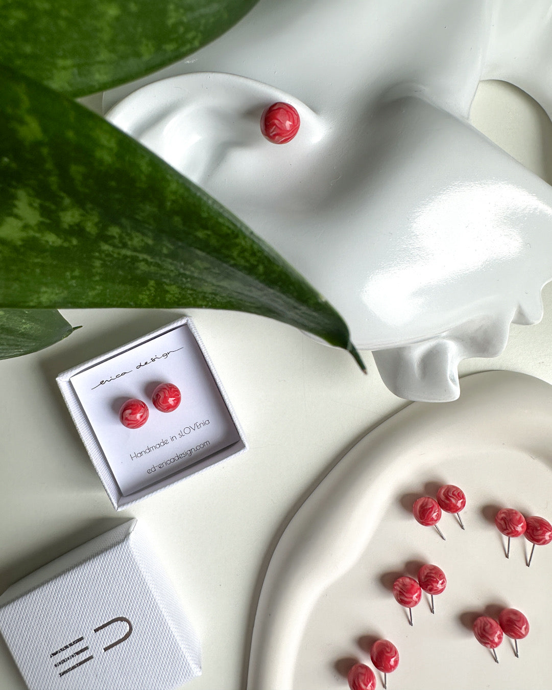 bulb | LIMITED EDITION | red