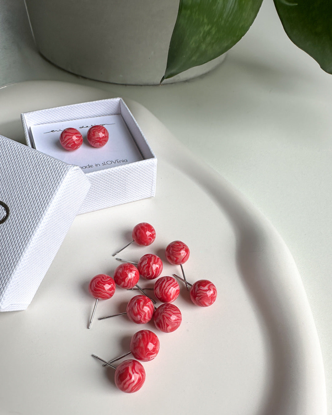 bulb | LIMITED EDITION | red