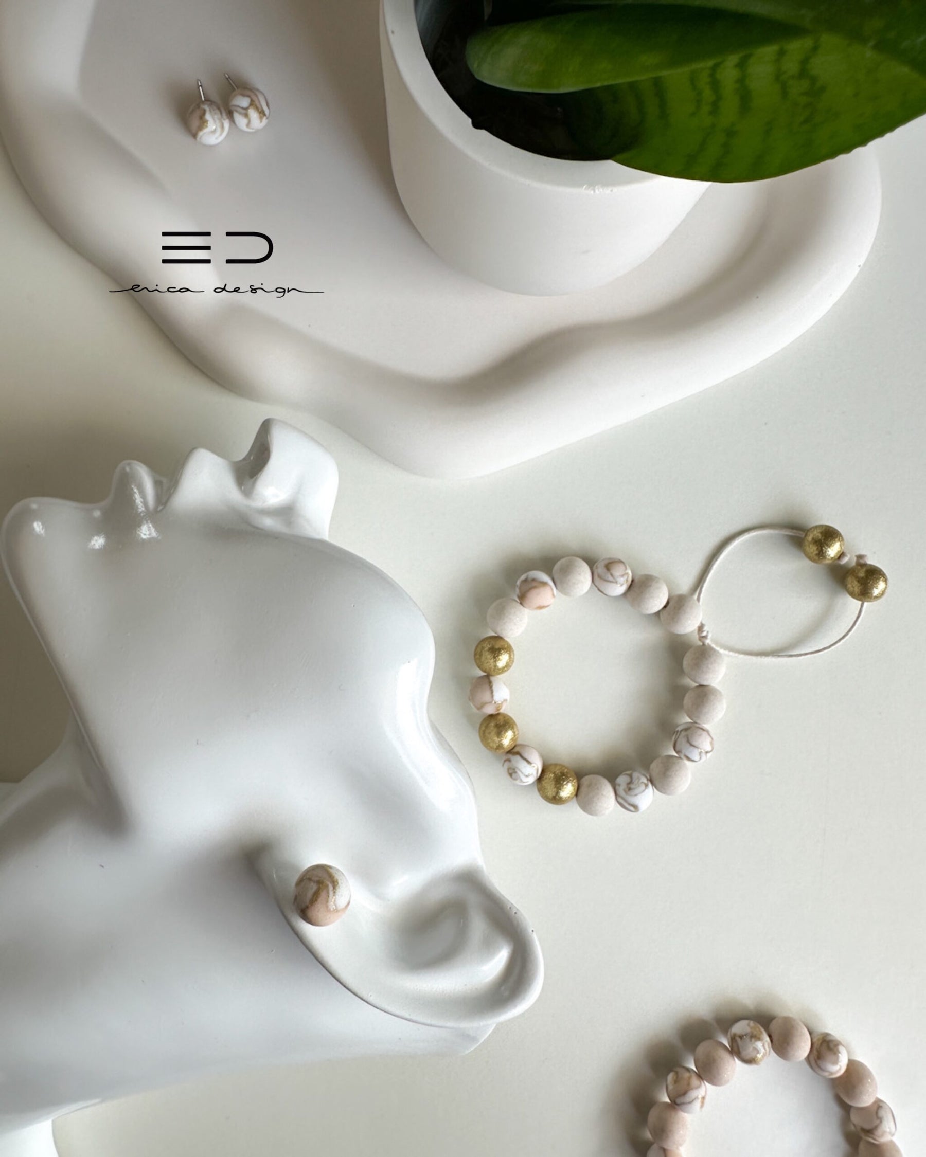 bracciale a bulbo, orecchini | beige