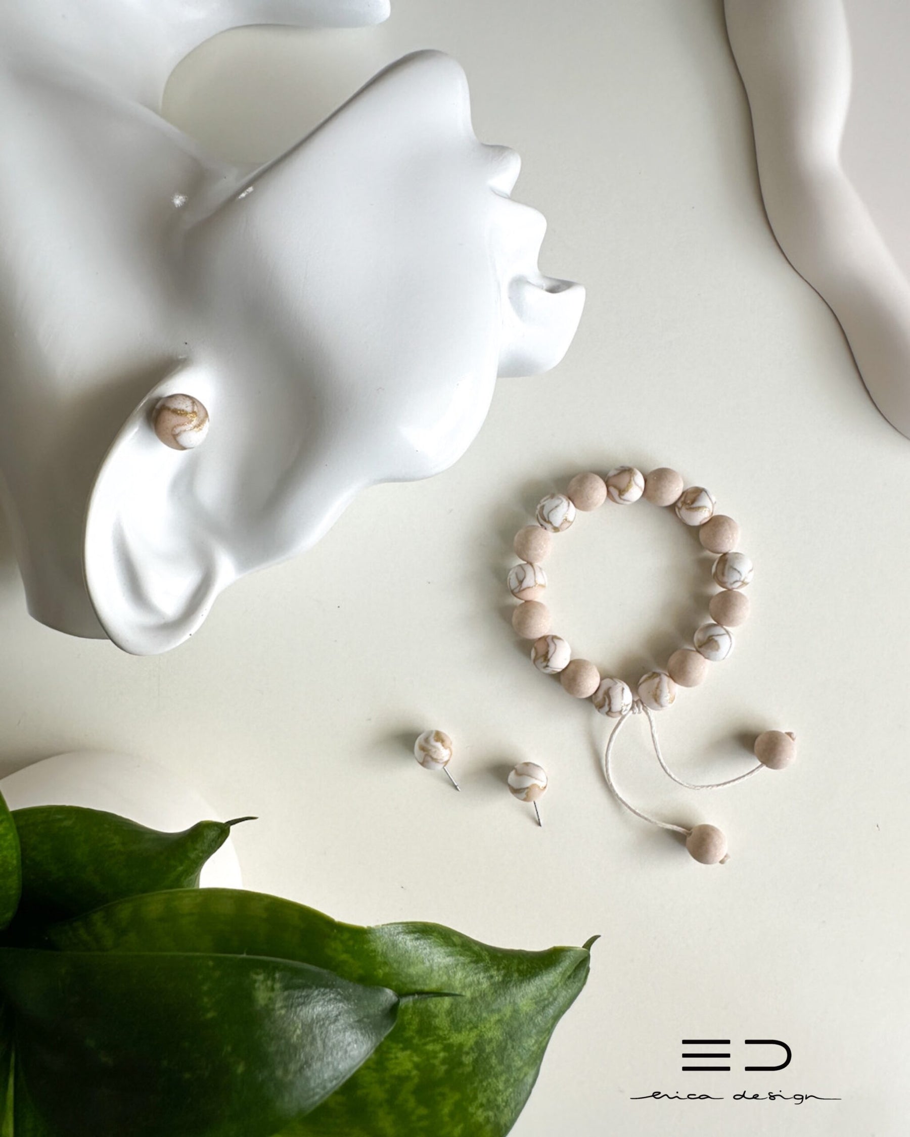 bracciale a bulbo, orecchini | beige