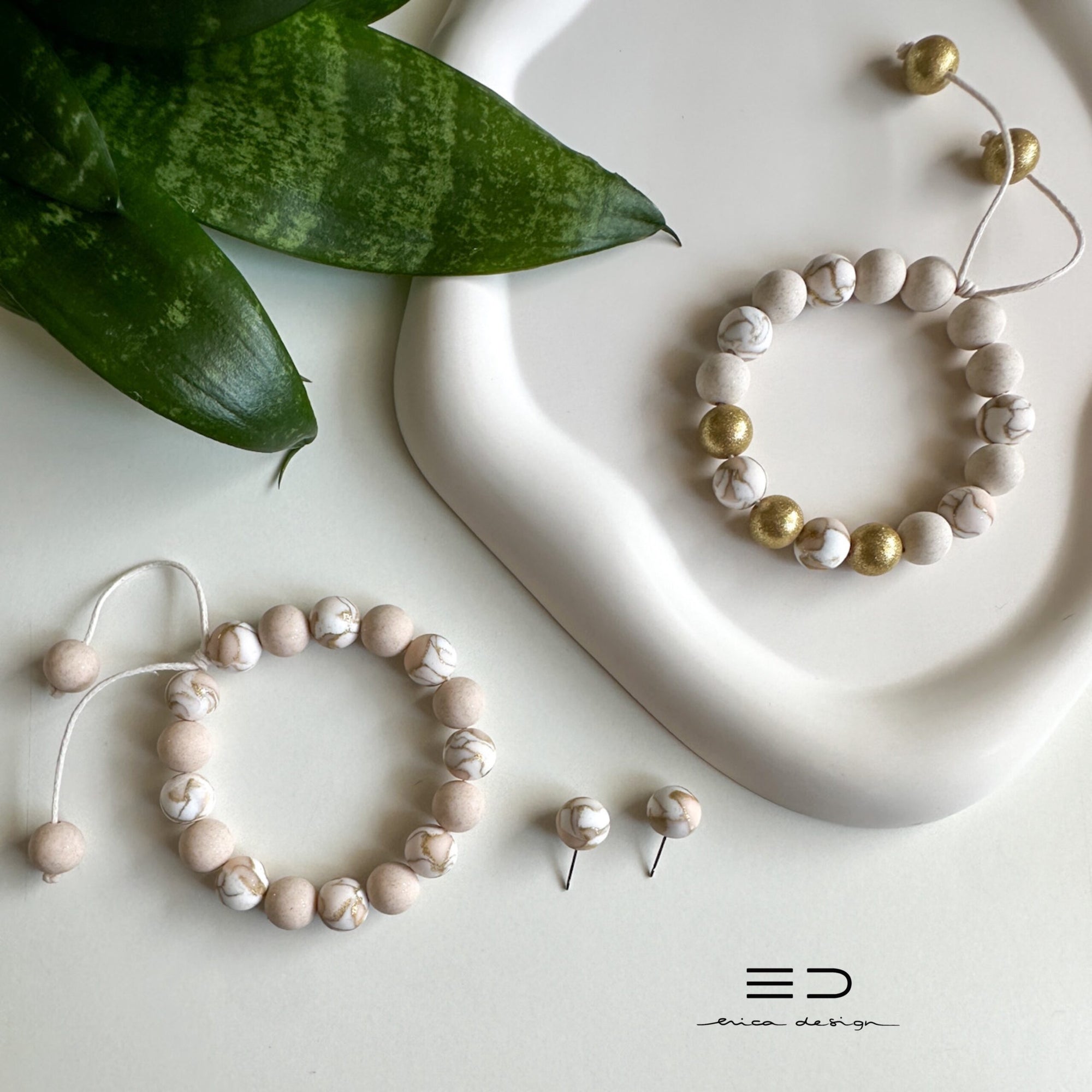 bracciale a bulbo, orecchini | beige