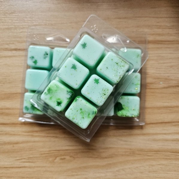 Menthol & Eucalyptus clamshell