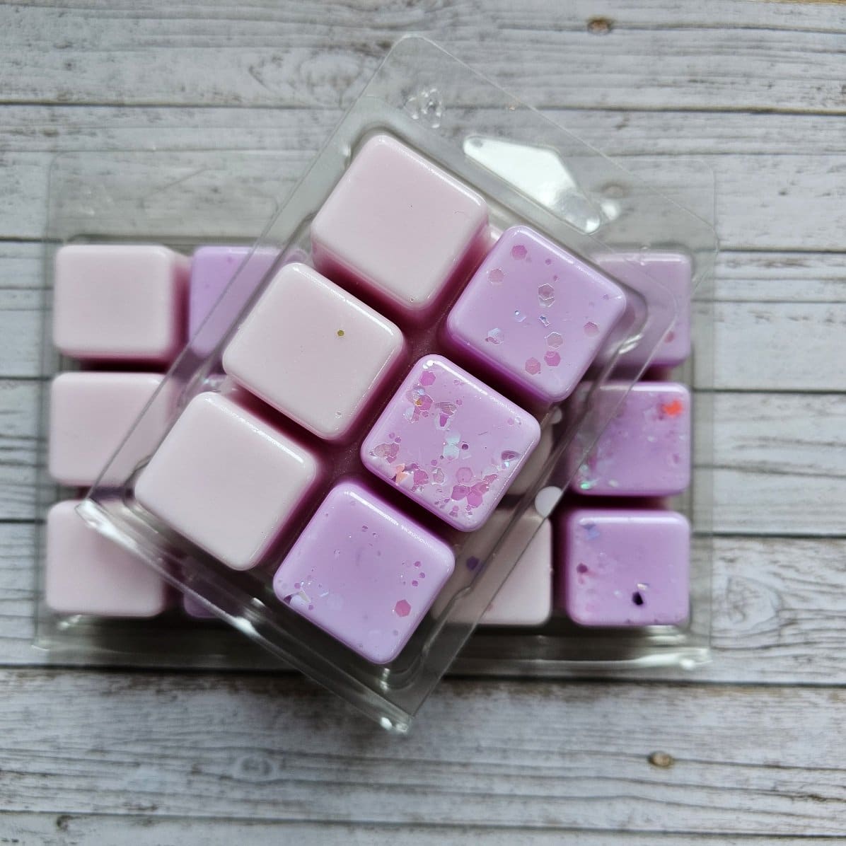 Joyous pink clamshell