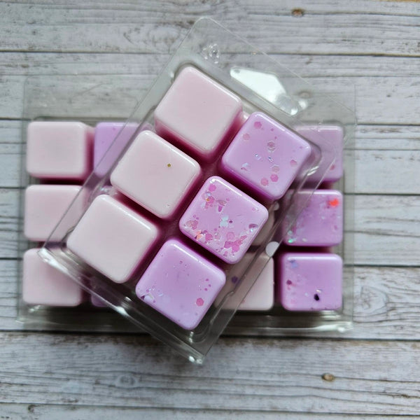 Joyous pink clamshell
