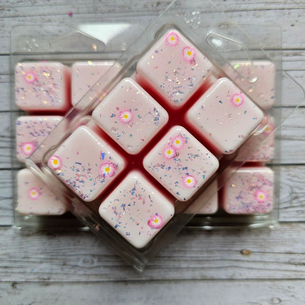 Joyous pink clamshell