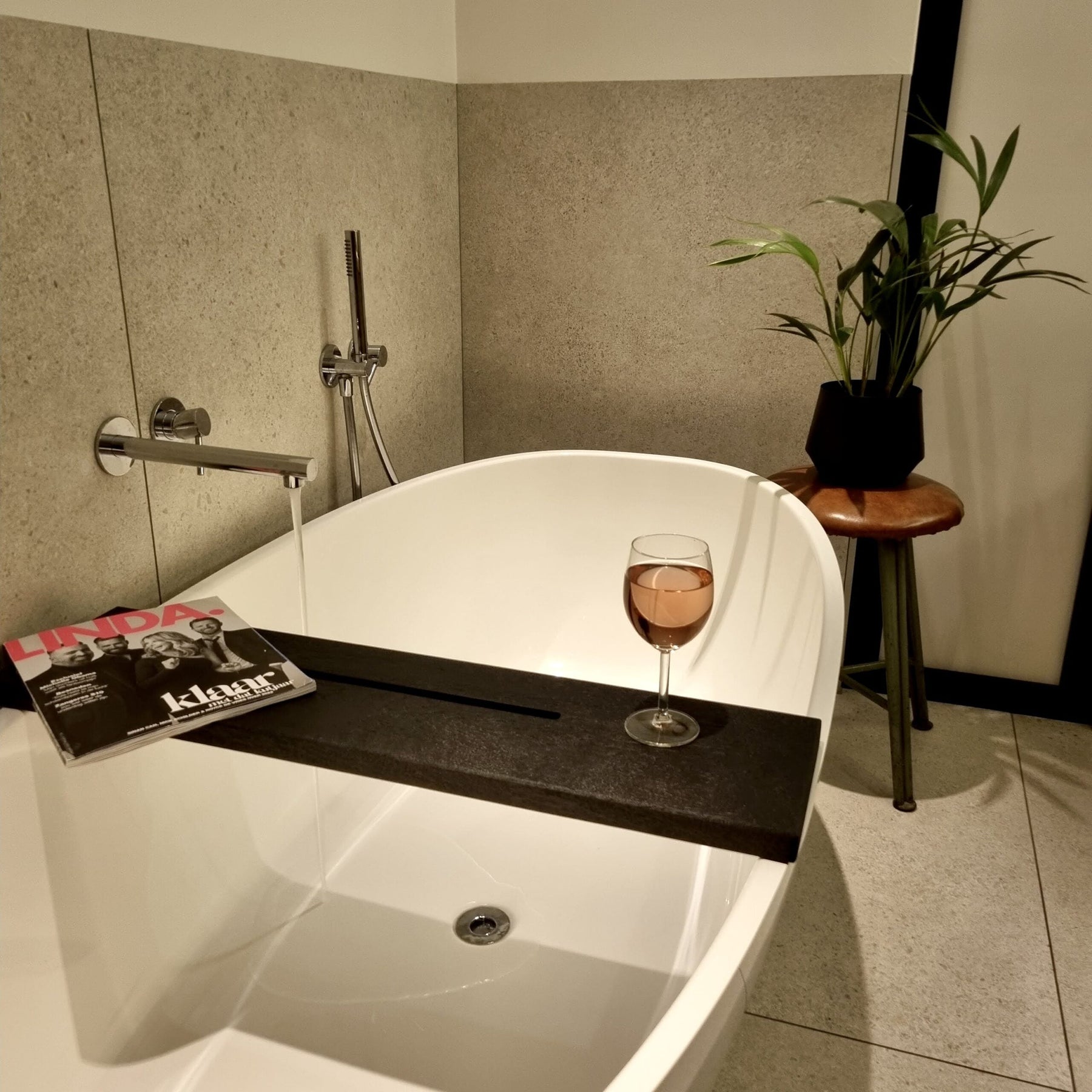 Badplank zwart sfeer