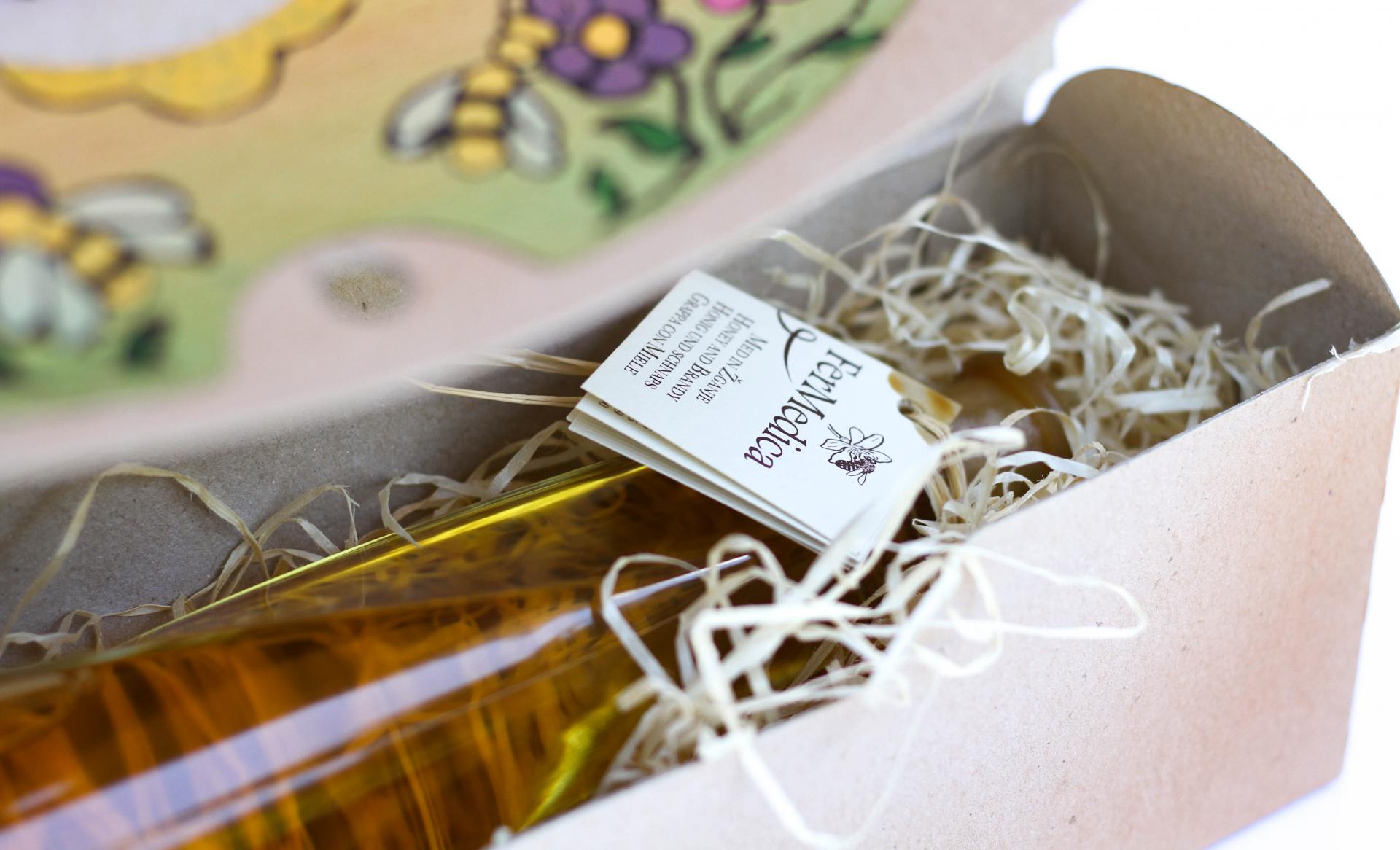 Med in žganje, med z dodatki, darilni seti v lični embalaži IMG_2282