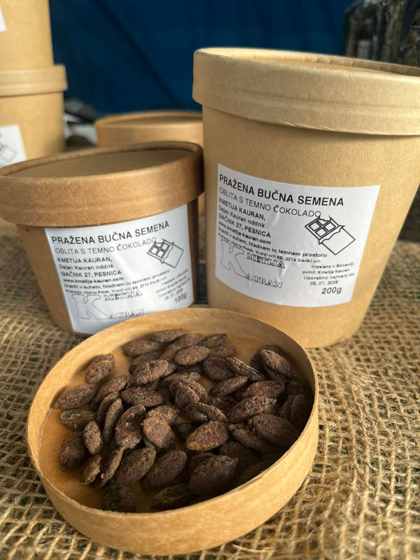 Pumpkin seeds coated with dark chocolate