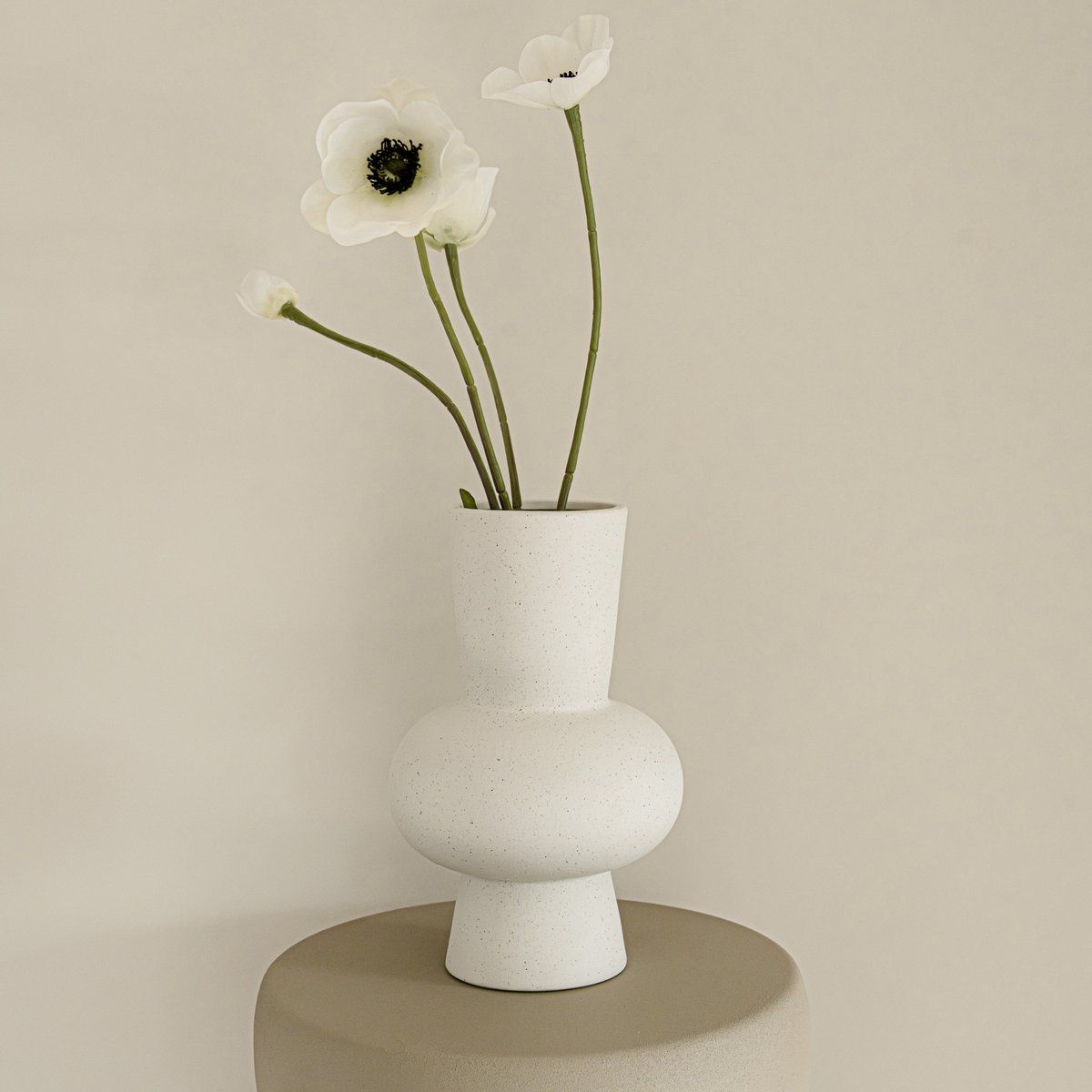 Indore Home - Vase Ann - Medium - Flower Vases - Living Room Decoration - White - 21cm - Round Vase