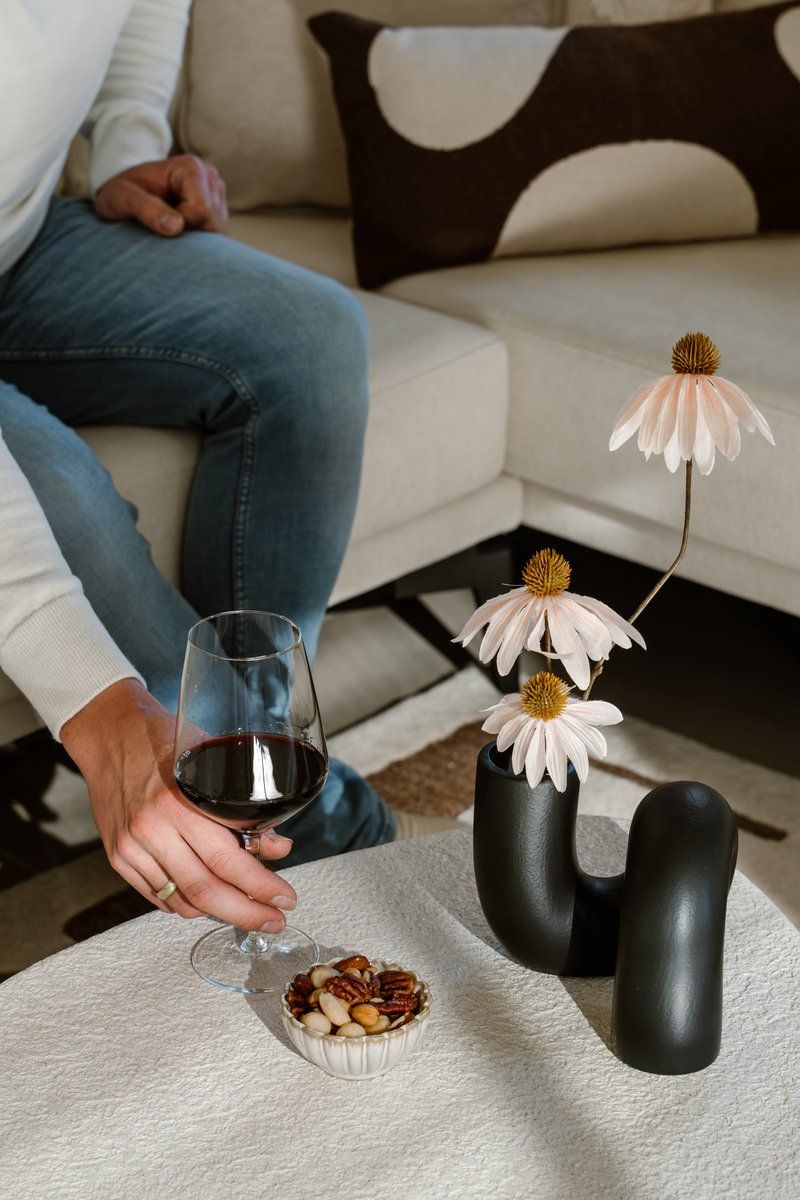 Kronkel vase – black – ceramic – round – 14cm