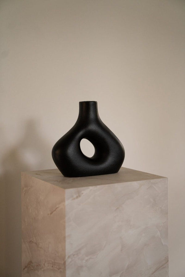 Alberti Vase – black – ceramic – round – 21