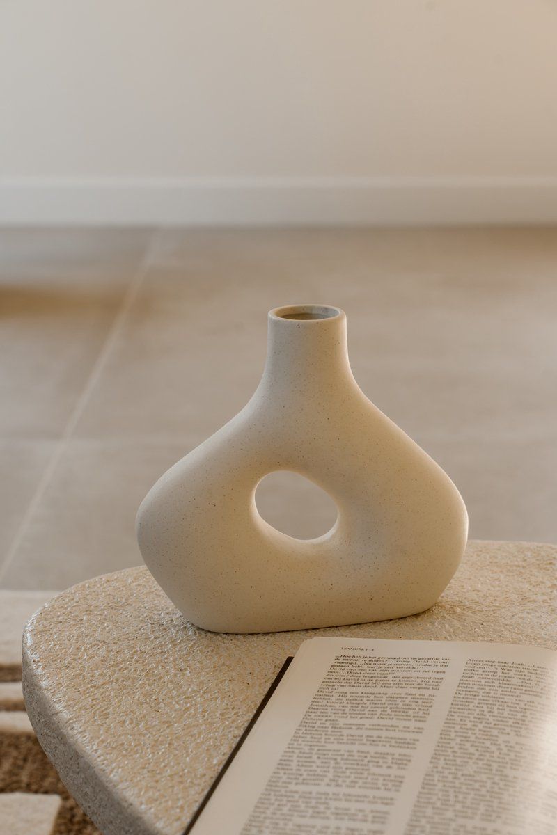 Alberti Vase – white – ceramic – round – 21