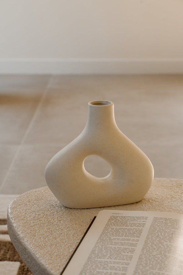 Alberti Vase – white – ceramic – round – 21